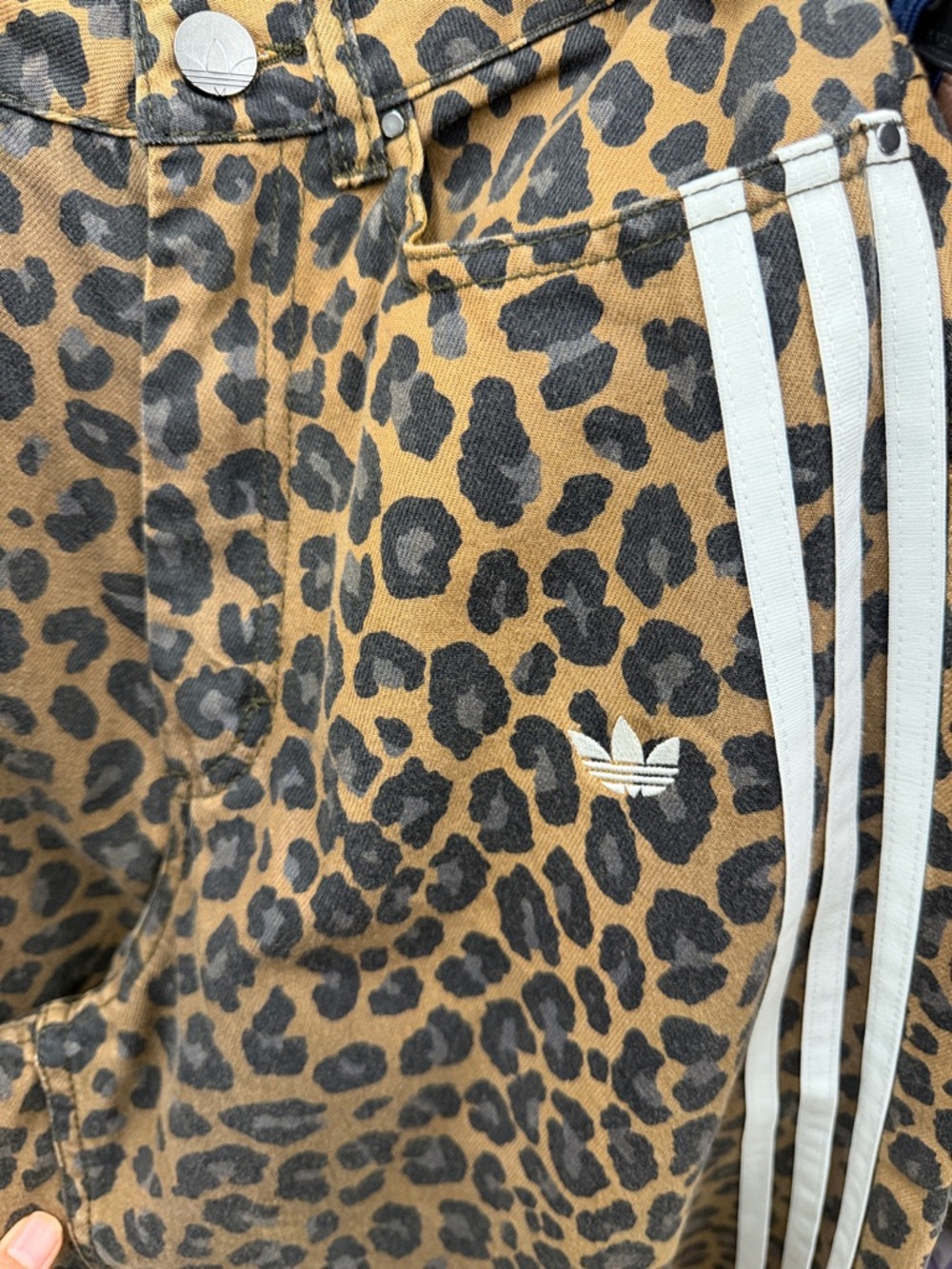 ADIDAS ORIGINALS 3 STRIPES WOMEN'S LEOPARD DENIM BERMUDA SHORTS 24” - Picture 11 of 12
